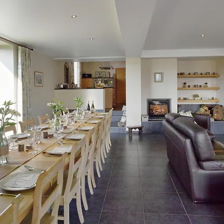 Casa vacanze Cozy Holiday In Mettet With Private Pool And Sauna Ermeton-sur-Biert